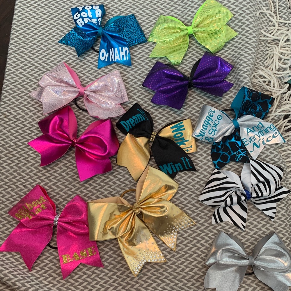 11 cheer bows